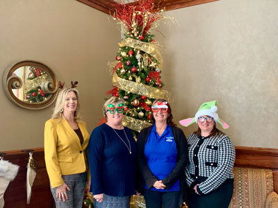 25 tree decorating contest 